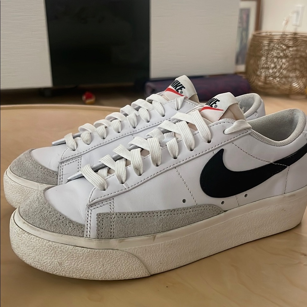Nike Blazer sneakers women’s 8